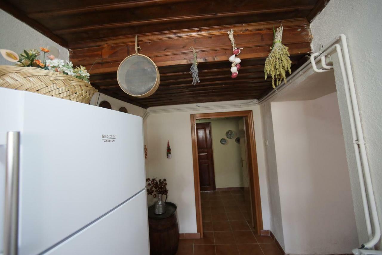 Dora'S House At Agios Germanos Prespes Pensionat Exteriör bild