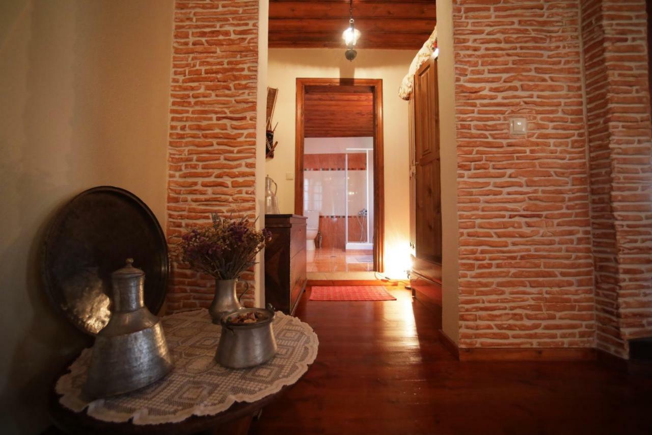 Dora'S House At Agios Germanos Prespes Pensionat Exteriör bild