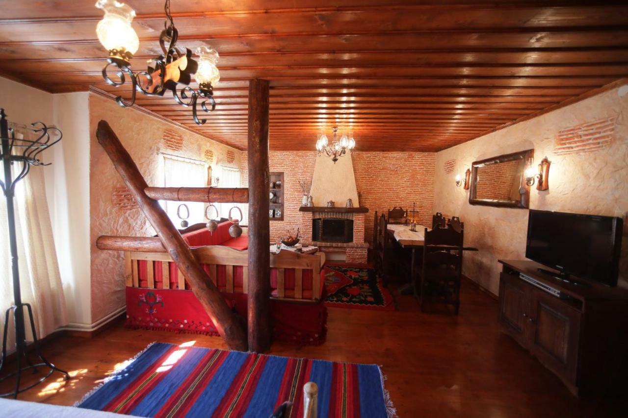 Dora'S House At Agios Germanos Prespes Pensionat Exteriör bild